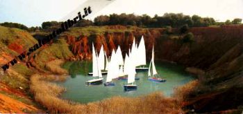 Visualizza i dettagli per Otranto. Miniera dismessa di bauxite. Cartolina Progetto d'arte contemporanea INITINERE Immagine di Otranto. Miniera dismessa di bauxite. Cartolina Progetto d'arte contemporanea INITINERE